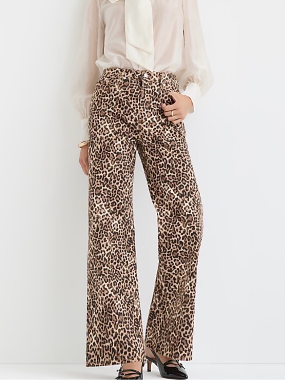 Petite High Rise Wide Leg Jeans in Leopard Print -Size 16